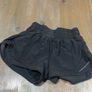 Lululemon black hotty hot 2.5